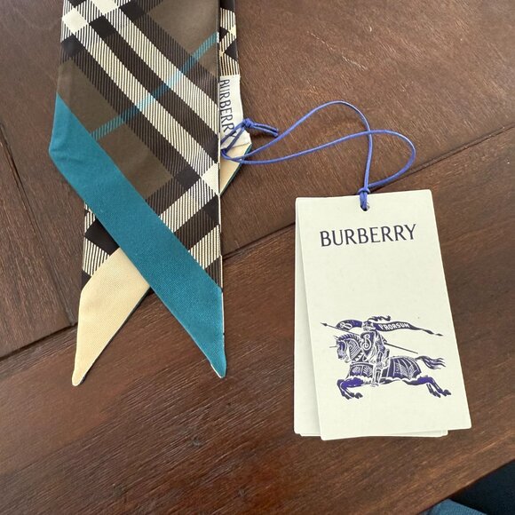 Women's Burberry Skinny Contrast Check Silk Scarf - Picture 2 of 3
